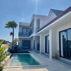 Mega Canggu Guest House