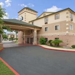 Days Inn & Suites by Wyndham San Antonio North/Stone Oak