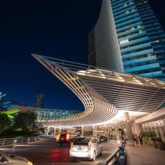 VDARA Beautiful suite on 22nd FLR Free Valet parking