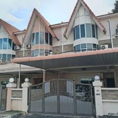 BUTTERWORTH RAJA UDA RAYA HOMESTAY