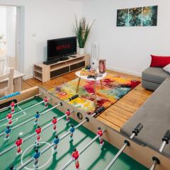 5 min to CityCenter - HOUSE & GARDEN - Netflix, Playstation & WiFi