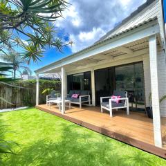 Seabreeze Villa on Mermaid Beach/ Broadbeach