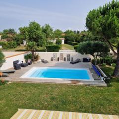 Villa avec Piscine à 15 min de La Rochelle, Proche Plages et Commerces - FR-1-706-13