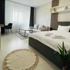 Q Royal Apartment - Palas Center