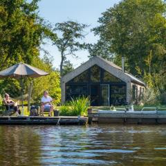 Pean-buiten Waterlodges