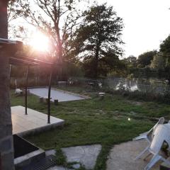 chalet en bord de rivière (saône)