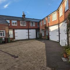 Lovely Stable mews in hidden location