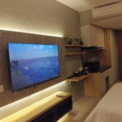 MESA Thamrin City Apartments at Nagoya with Netflix & Pick Up Service