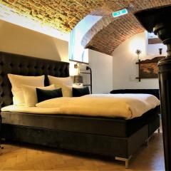 Historical Luxury Homes - Luxus Suite Colloseum