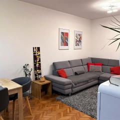 MM Split apartment - 5 min by car to the beach & city center - free public parking