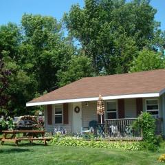 Lynns Cottage at Heron Ledge