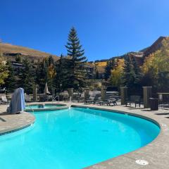 Ski In-Out with King Bed, Outdoor Hot Tub, Pool & Kitchen - No Resort Fee