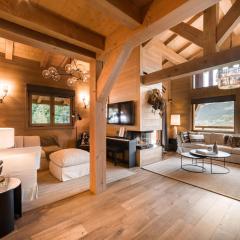 Luxury Megève Chalet, sleeps 8 with Mountain Views and Jacuzzi