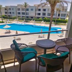 Chill at Salty Life, Pool Balcony, Azha, Sokhna