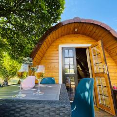 The Gold Pod, relax and enjoy on a Glamping house