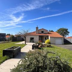 Maison Gîte adaptée PMR à Les Herbiers, 10min du Puy du Fou