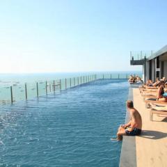 Best Location In Pattaya, Sky Pool & Infinity Edge