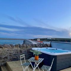 Lighthouse Cottage With Hottub