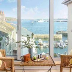 Breathtaking Harbourside Views With Parking at 'Harbour Strand'