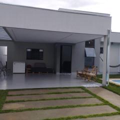 Linda casa com piscina