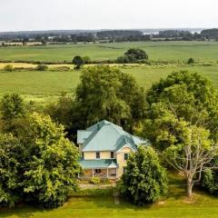 Runaway Bay Guest House