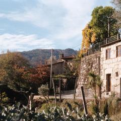 Your cosy place in Gerês next to the water Wifi AC