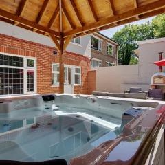 Craig Side Villa with Hot Tub