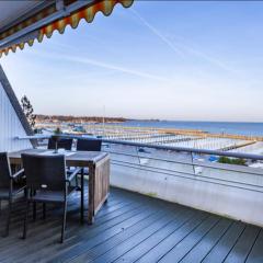 Panoramablick und den Strand direkt vor der Tür