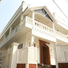 Viceroy Inn Homestay