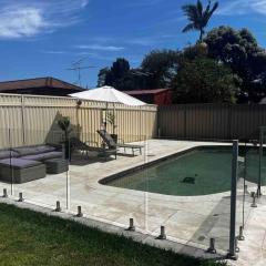 4 BR House - Walk to Station & Nepean Hospital