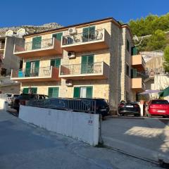 Apartments with a parking space Nemira, Omis - 21891