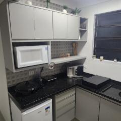 Lindo Apartamento compacto na quadra da praia