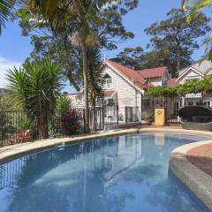 Coastal Cottage with Pool at Copacabana