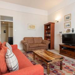 JOIVY Adorable 1 bed flat in West Brompton, sleeps 4