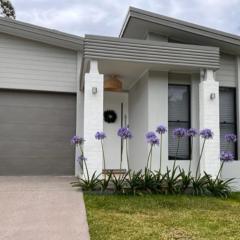 6A Hough Street - Sophisticated pet friendly home with air con, wi-fi and linen provided