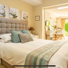 Guest suite - Leafy Constantia Guest House