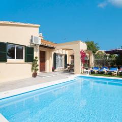 Charming Chalet in Alcudia with Private Pool