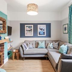 3-BR Stylish Spacious Townhouse, Perfect for Groups, Sleeps 6 with Free Parking, Southsea - Work Contractors special offers! By Blue Puffin Stays