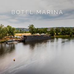 Botel Marina