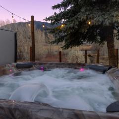 Great Salida Getaway - 20 minutes to Monarch with Spa & Gameroom