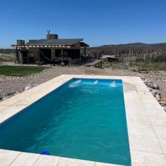 Wabi sabi, casita de montaña con pileta