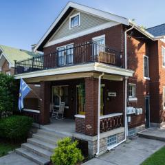 Historic Townhouse in Wallace Woods - Quiet, Easy Parking, Pets Welcome