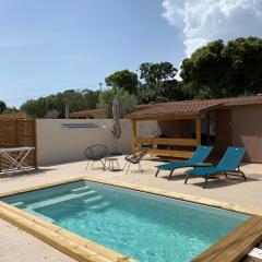 Petit chalet d’été avec piscine privée chauffée