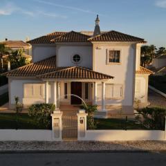 Santos Villa in Quinta do Lago