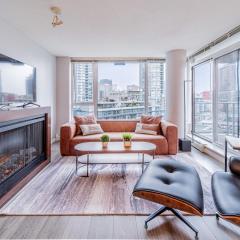 Amazing Views ! Leather Furniture ! Cozy Condo!