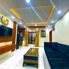 Luxury Apartment in Bahria Town, Lahore