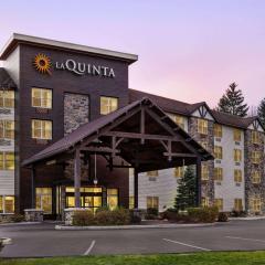 La Quinta Inn & Suites by Wyndham Lake George