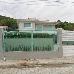 Casa 3 quartos praia de Bombas