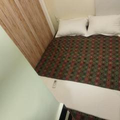 Near Airport AC Couple Friendly Room at a Budget Inn