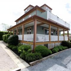 Mariner House, 3 units at First Beach close to downtown Newport